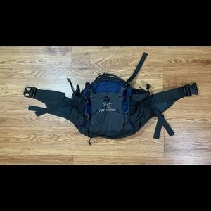 ARC’TERYX Q10 Waist Bag